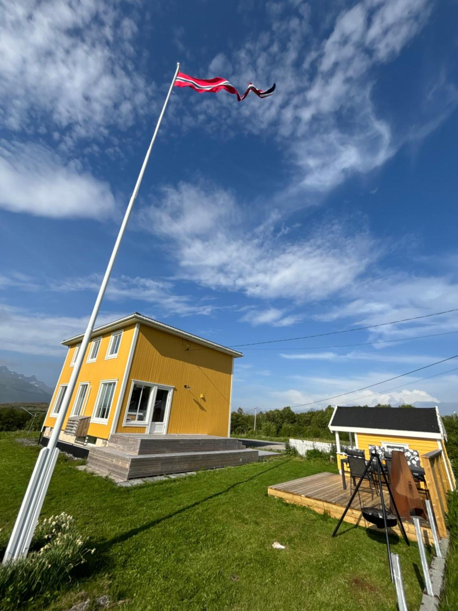 Pederstua, A Classic Fisherman'S Farm House In The Middle Of Lofoten Storeidet Extérieur photo